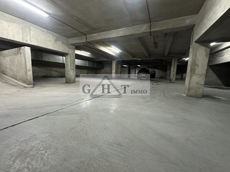 Industrial in Charenton-le-Pont to rent - Building Photo - Image 3 of 6