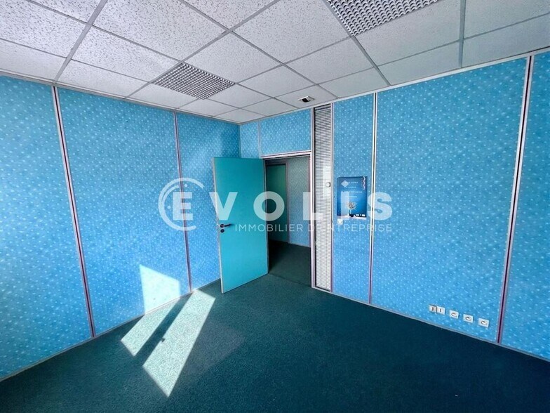 Office in Grigny for sale - Interior Photo - Image 3 of 6
