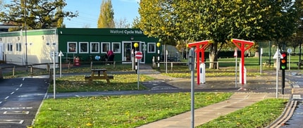 Chaffinch Ln, Watford to rent Primary Photo- Image 1 of 2