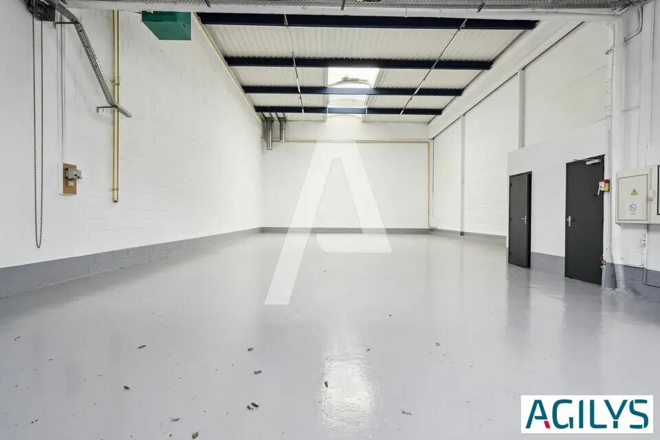 Light Industrial in Bonneuil-sur-Marne to rent Building Photo- Image 1 of 7
