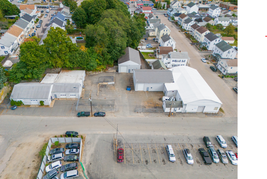 93 Macondray St, Cumberland, RI for sale - Primary Photo - Image 1 of 6