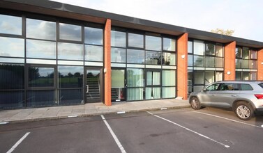 Weston Hall Rd, Stoke Prior to rent Building Photo- Image 1 of 4