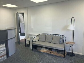 16-21 Harvester Way, Peterborough to rent Interior Photo- Image 1 of 5