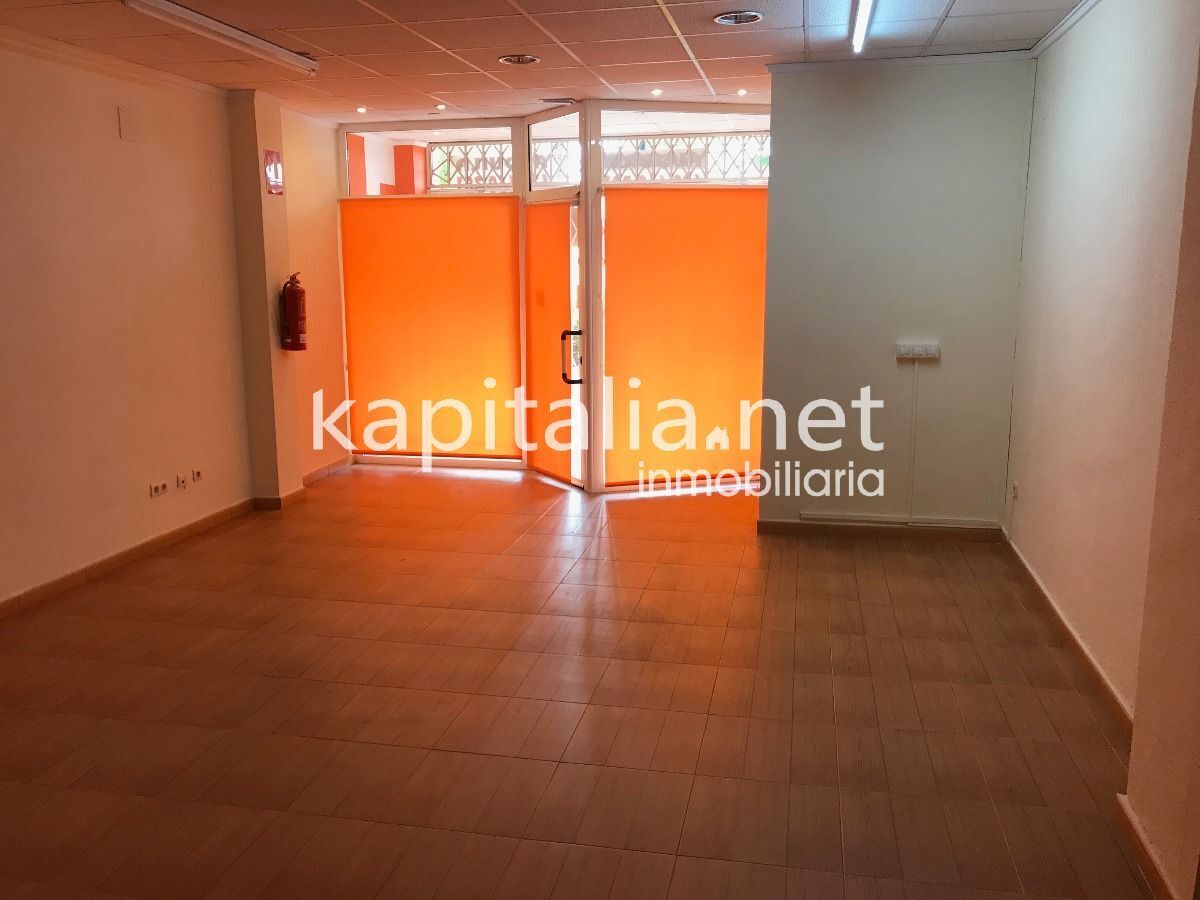 Retail in València, Valencia for sale Building Photo- Image 1 of 8