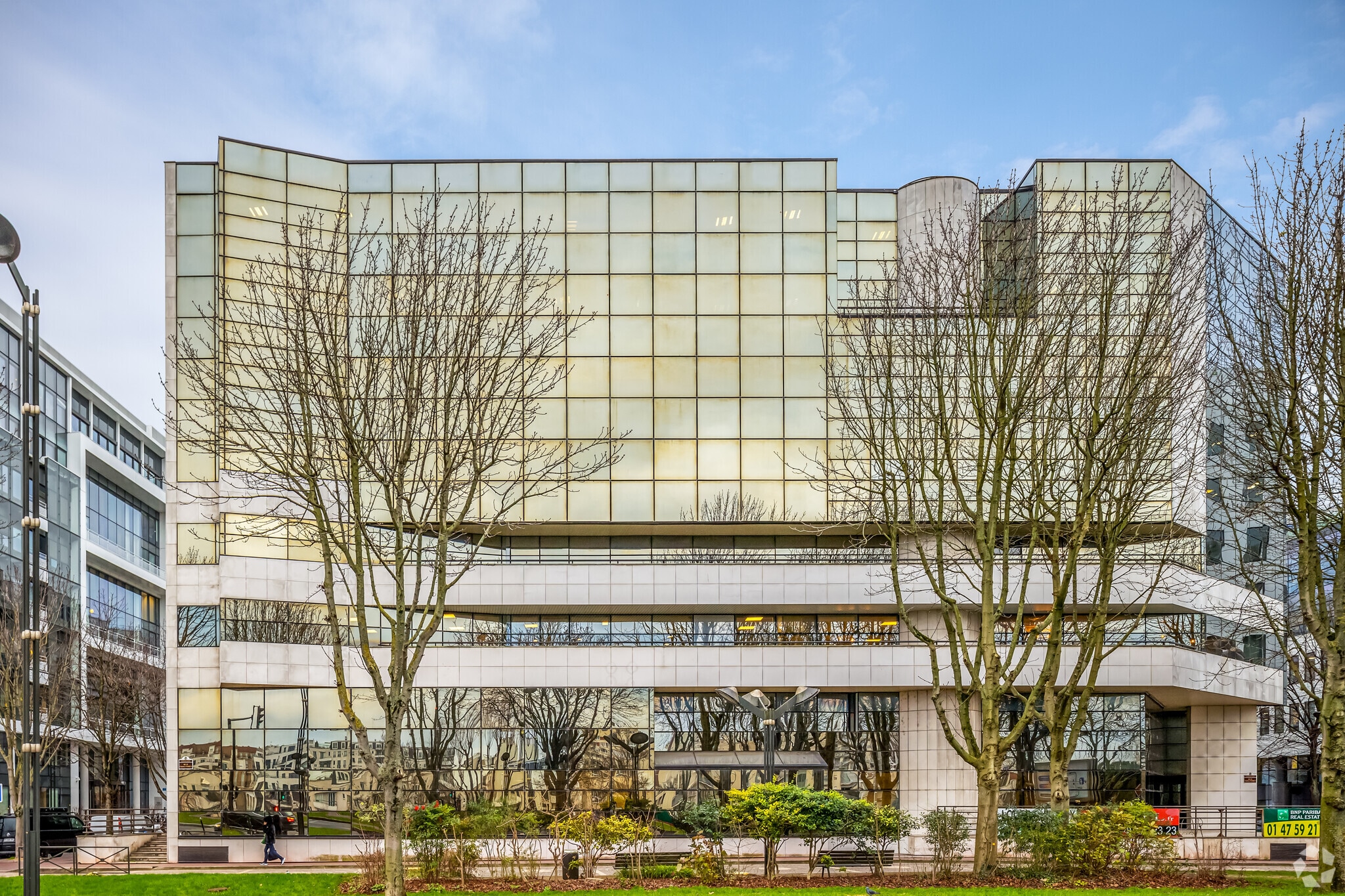 122 Rue Edouard Vaillant, Levallois-Perret to rent Primary Photo- Image 1 of 5