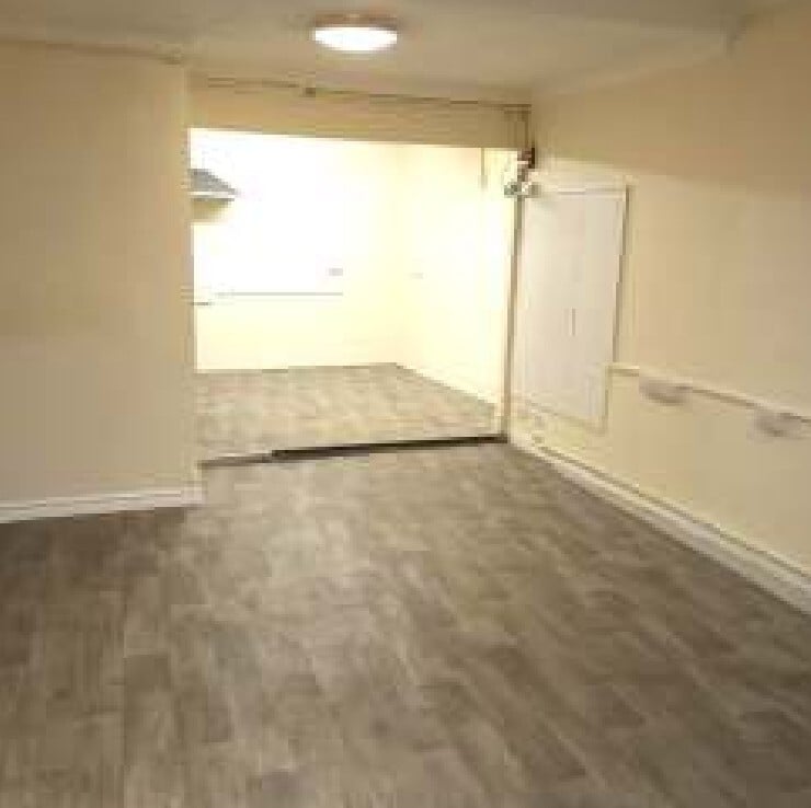 2 Oxford St, Moreton In Marsh to rent Interior Photo- Image 1 of 2