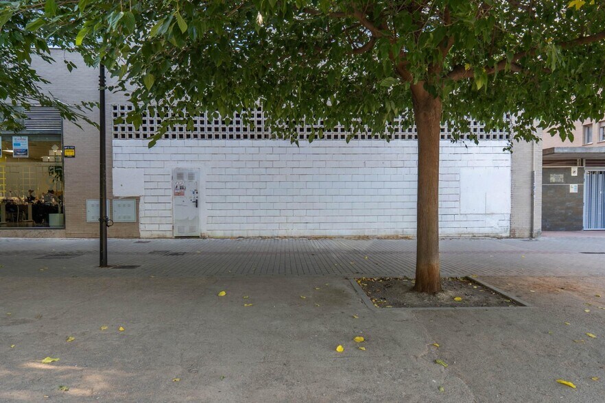 Retail in Granada for sale - Building Photo - Image 2 of 42