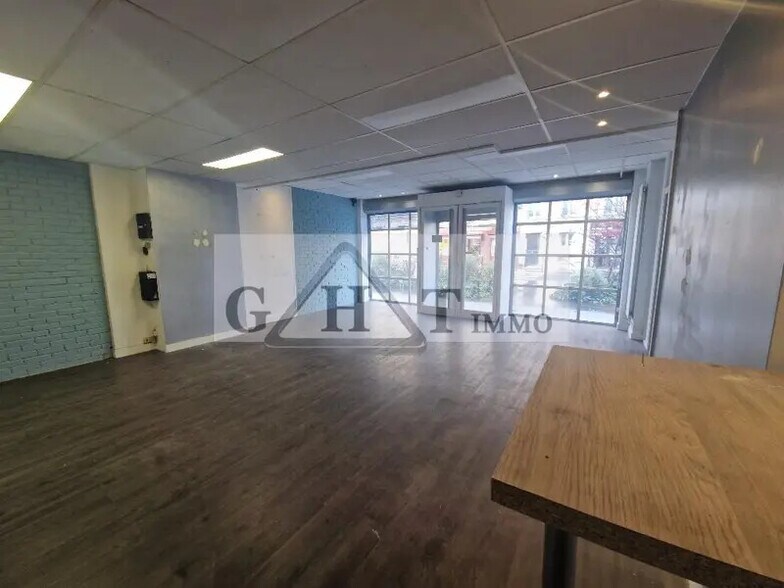 Retail in Boulogne-Billancourt to rent - Interior Photo - Image 2 of 5