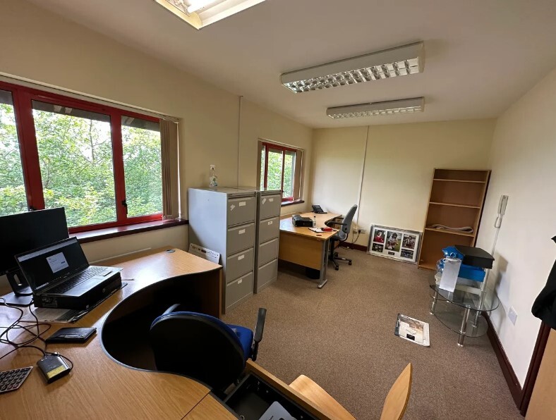 Two Woods Ln, Brierley Hill to rent Interior Photo- Image 1 of 6