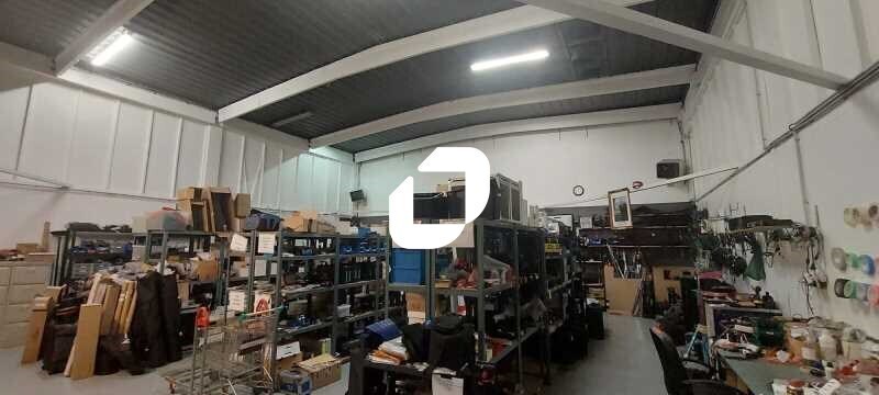 Light Industrial in Saint-Denis to rent Interior Photo- Image 1 of 6