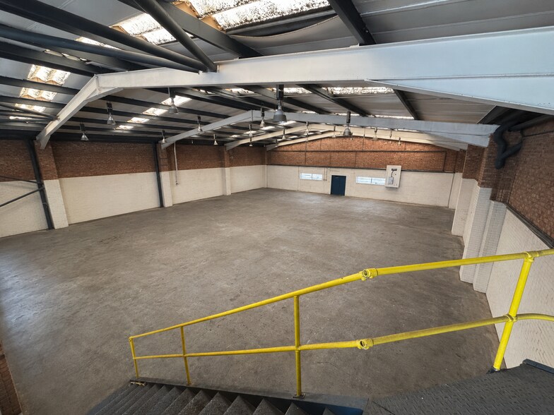 Prenton Way, Prenton to rent - Building Photo - Image 2 of 6