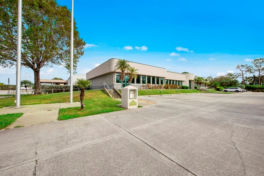 4747 Progress Ave, Naples, FL to rent - Building Photo - Image 3 of 20