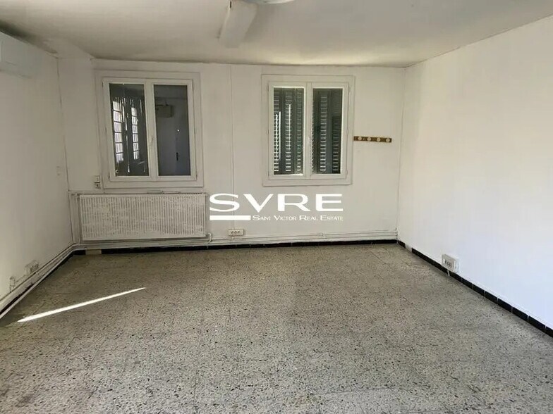 Office in Aubagne to rent - Interior Photo - Image 2 of 4