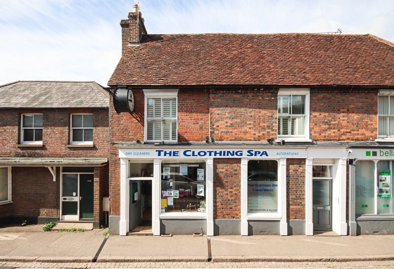 48 High St, Markyate for sale Primary Photo- Image 1 of 5