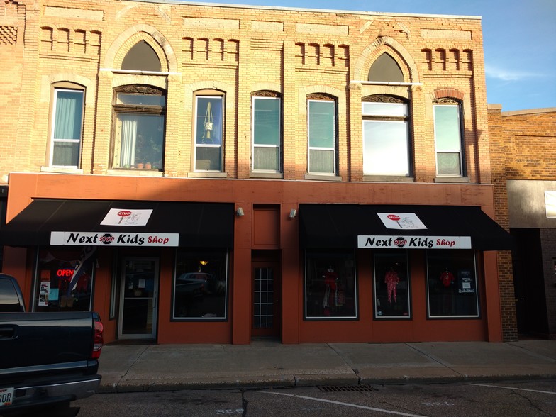 114 N Main St, Waupaca, WI for sale - Building Photo - Image 1 of 1