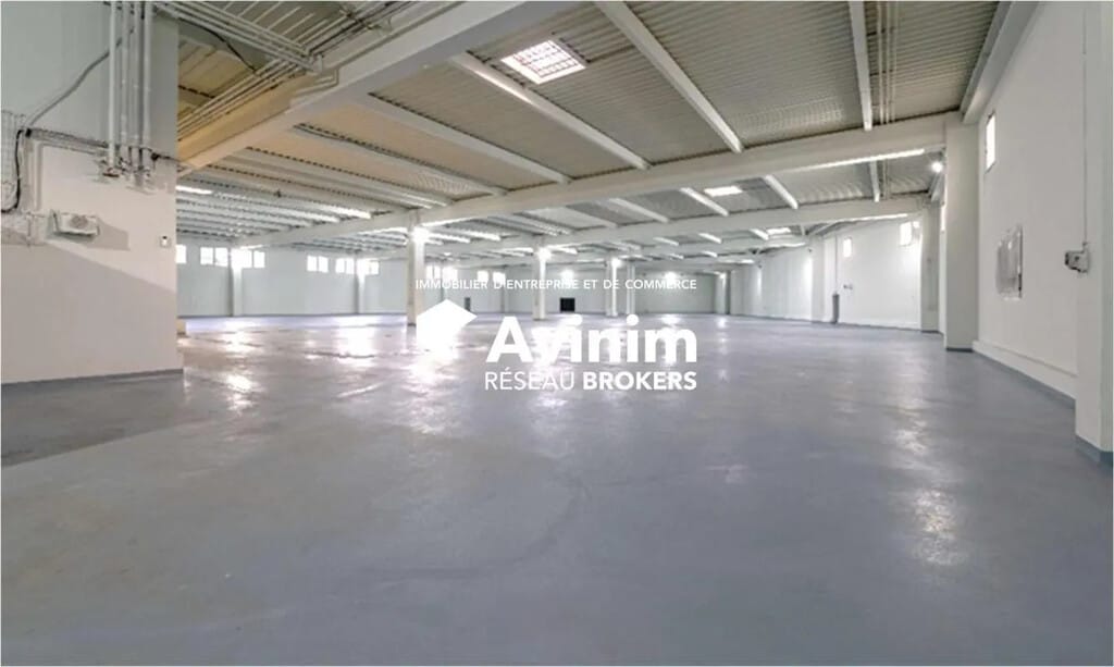 Vente Entrepôt 1 550 m² à 4 792 m² - Photo 1