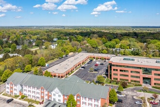 2230 Point Blvd, Elgin, IL - AERIAL  map view