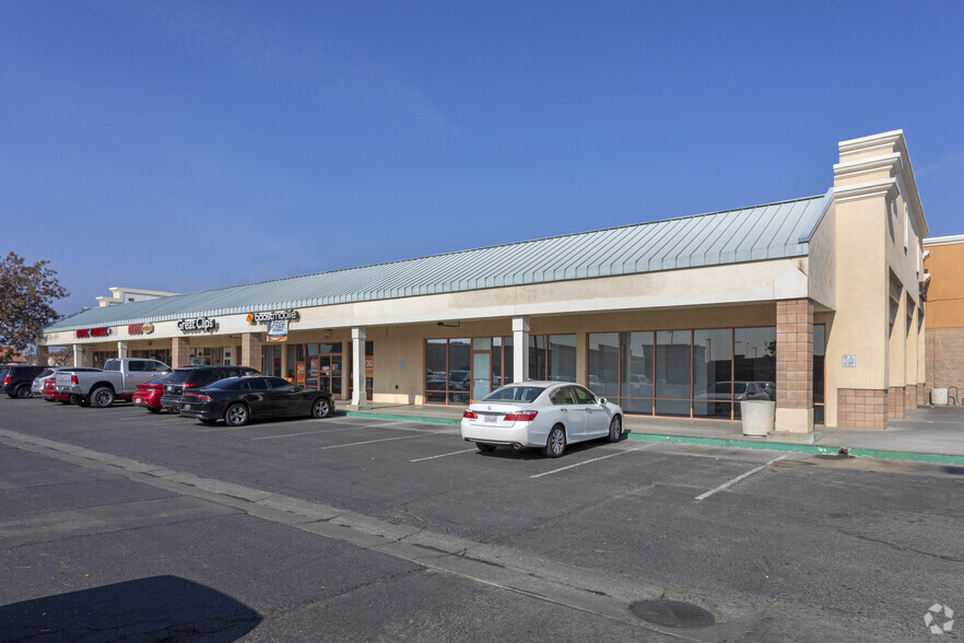 1840-1870 W Lacey Blvd, Hanford, CA for sale - Primary Photo - Image 1 of 1