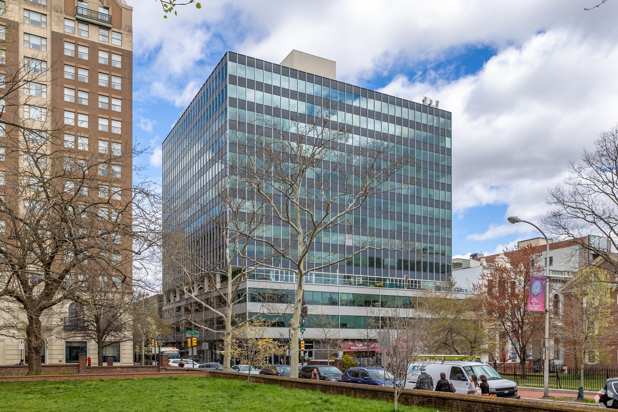 325 Chestnut St, Philadelphia, PA to rent Building Photo- Image 1 of 10