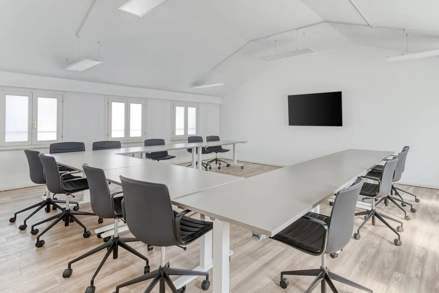 Office in Colombier-Saugnieu to rent - Building Photo - Image 1 of 10