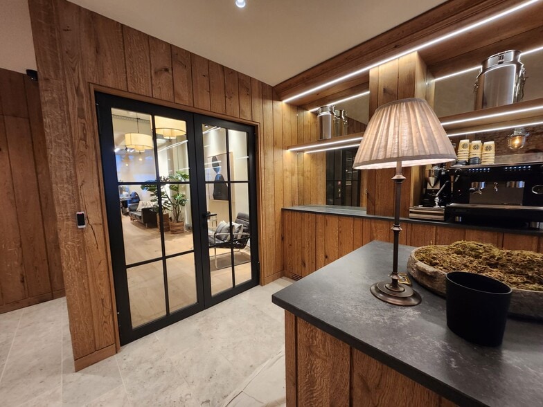 16 Mortimer St, London to rent - Building Photo - Image 2 of 19