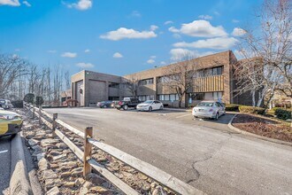 160 Hawley Ln, Trumbull, CT for rent Building Photo- Image 1 of 63