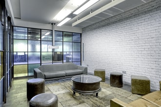 Valpy St, Reading to rent Interior Photo- Image 2 of 9