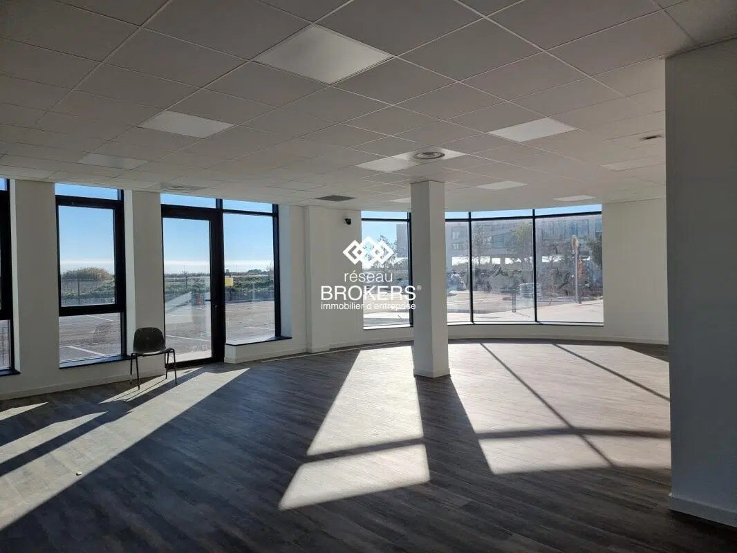 Office in Mauguio to rent Interior Photo- Image 1 of 4