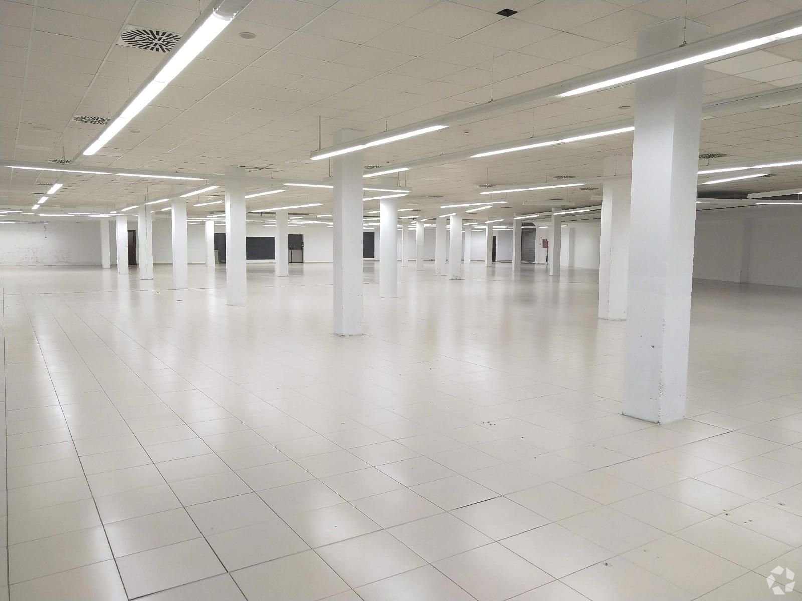 Retail in Cabanillas del Campo, Guadalajara to rent Interior Photo- Image 1 of 2