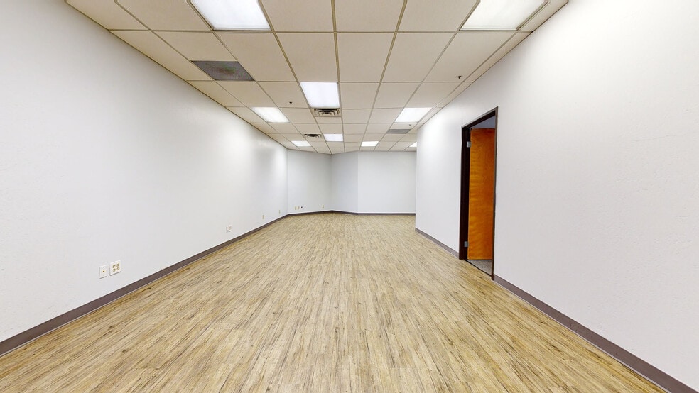 4015 S McClintock Dr, Tempe, AZ to rent - Matterport 3D Scan - Image 3 of 24