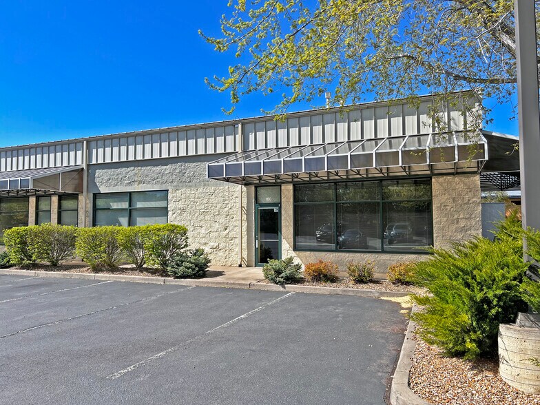 63160 Britta St, Bend, OR for sale - Building Photo - Image 1 of 1