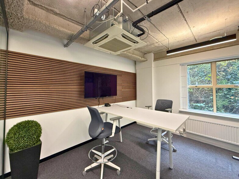 Hotwells Rd, Bristol to rent - Building Photo - Image 3 of 11