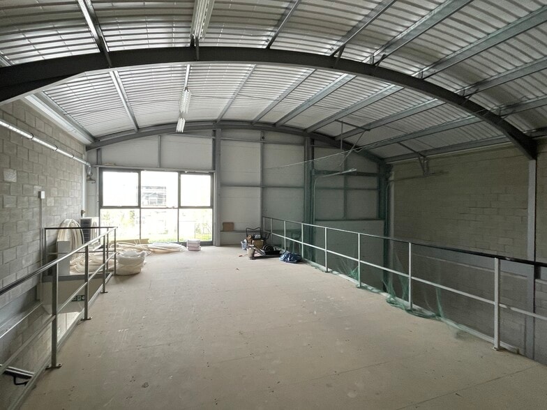 Solar Way, Amesbury to rent - Building Photo - Image 3 of 5