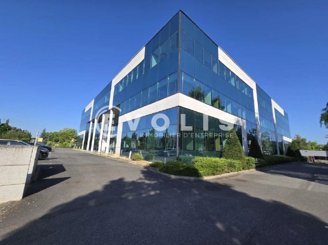 Office in Villebon Sur Yvette for sale Building Photo- Image 1 of 11