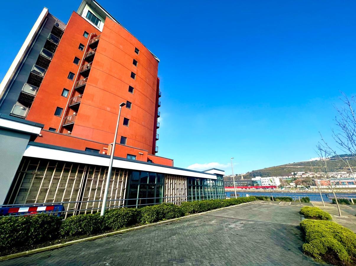 South Quay, Swansea to rent Primary Photo- Image 1 of 2