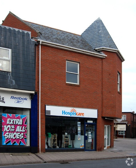 5 Chapel St, Exmouth to rent - Building Photo - Image 3 of 5