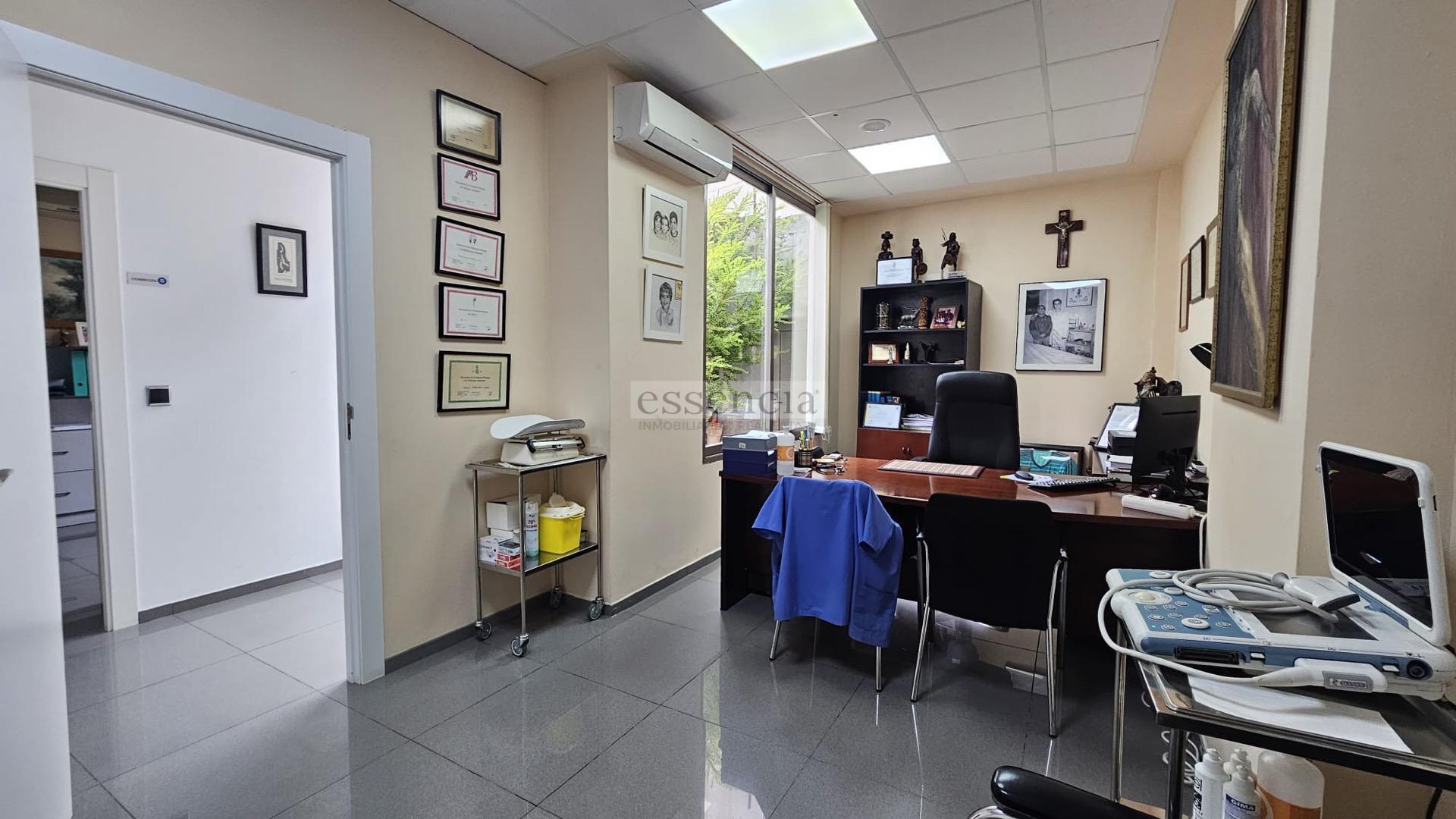 Retail in Palmera, Valencia to rent Building Photo- Image 1 of 15
