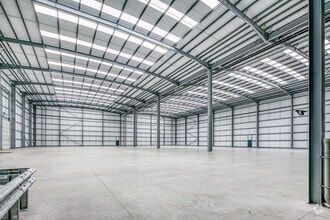 Great Bank Rd, Bolton to rent Interior Photo- Image 1 of 14