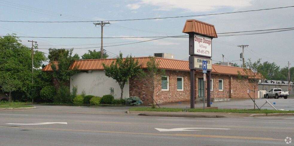 2701 Navarre Ave, Oregon, OH for sale - Building Photo - Image 1 of 4