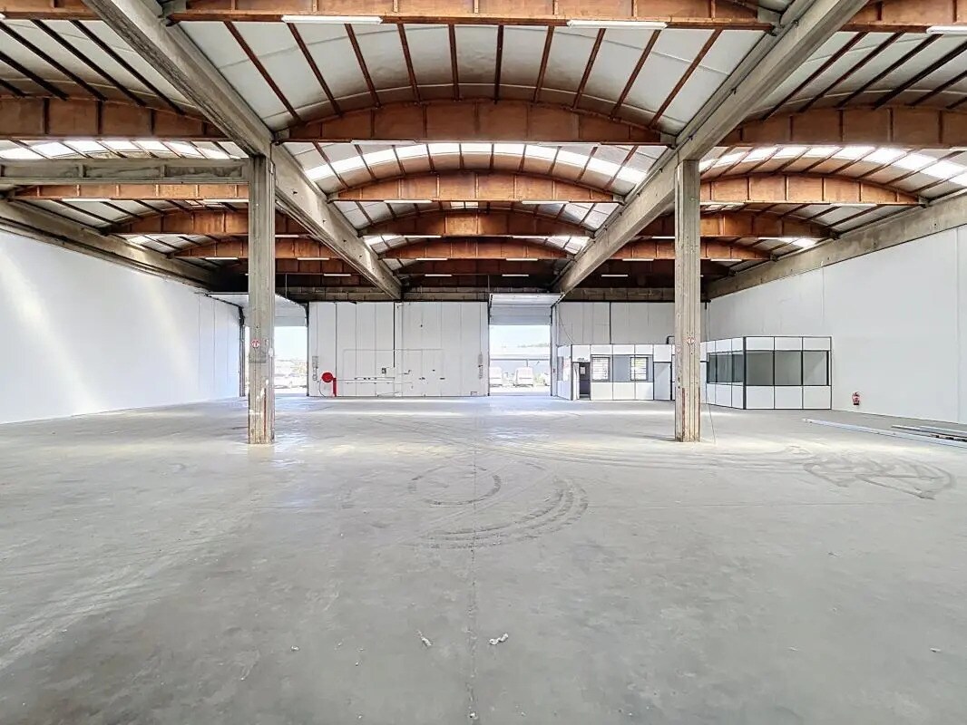 9 Rue Du Dauphiné, Saint-Priest to rent Interior Photo- Image 1 of 9