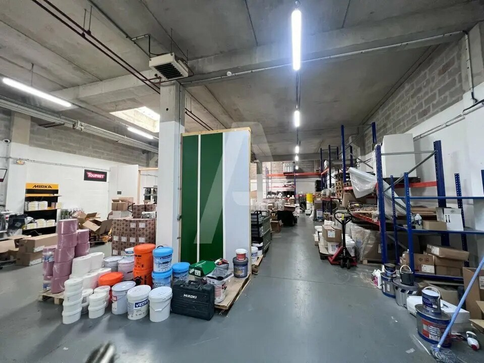 Light Industrial in Lognes to rent Interior Photo- Image 1 of 5