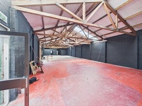 Main St, Bridge Of Earn to rent Interior Photo- Image 2 of 5