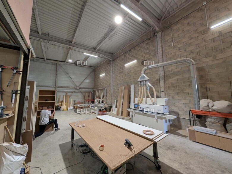 Light Industrial in Villeneuve-Saint-Georges to rent - Interior Photo - Image 3 of 7