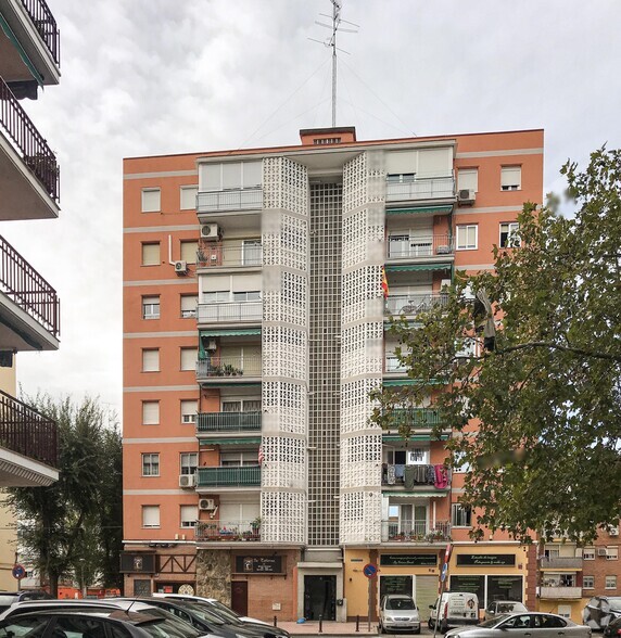 Calle Palmas, 14, Móstoles, Madrid for rent - Building Photo - Image 2 of 2