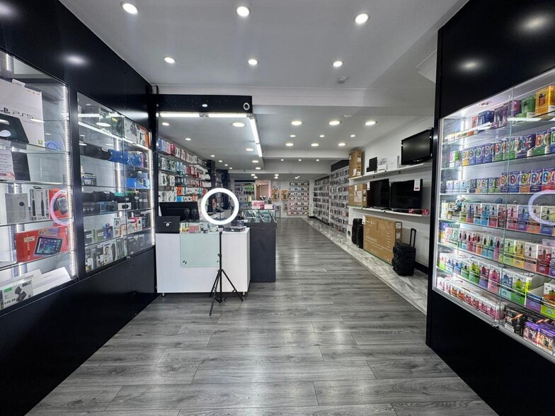 262 Seven Sisters Rd, London to rent - Building Photo - Image 2 of 21