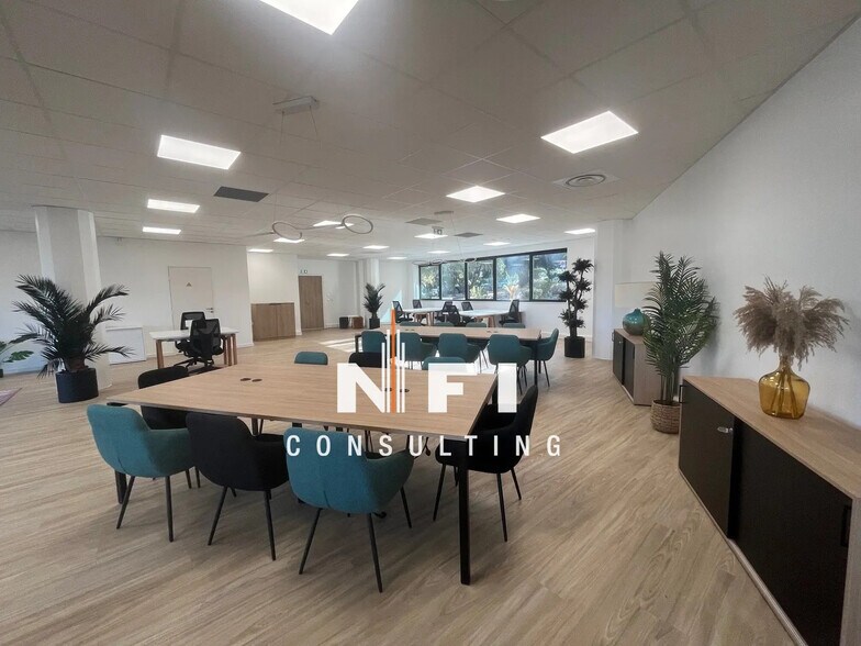 Office in Valbonne to rent - Interior Photo - Image 3 of 6