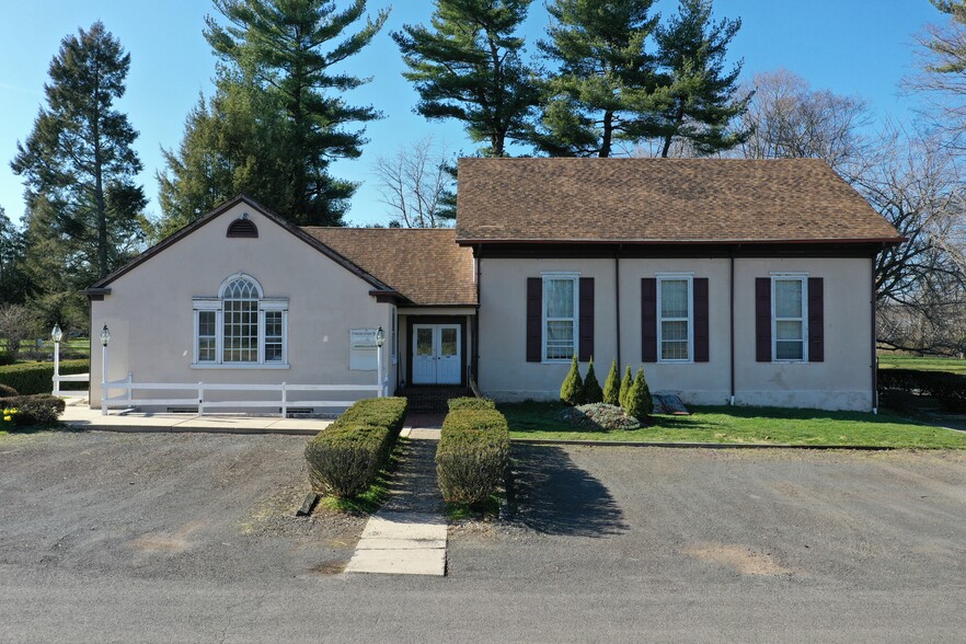 1313 Lord Sterling Rd, Washington Crossing, PA for sale - Building Photo - Image 3 of 14