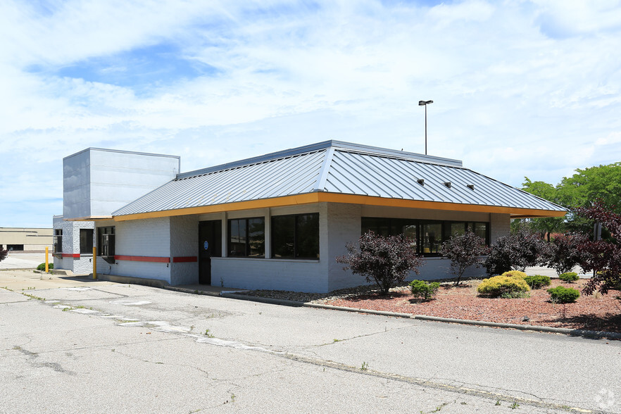 28101 Chardon Rd, Willoughby Hills, OH for sale - Primary Photo - Image 1 of 1