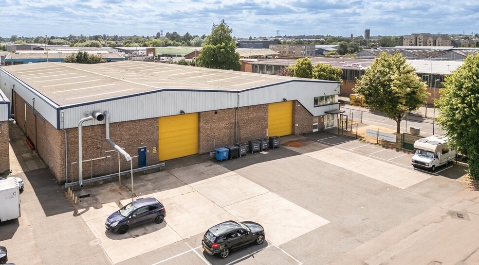 Rye Park Industrial Estate, Hoddesdon to rent - Building Photo - Image 2 of 3