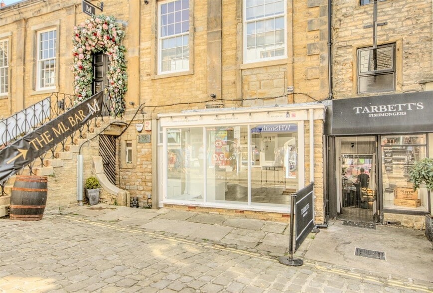 70-74 High St, Skipton to rent - Building Photo - Image 1 of 13